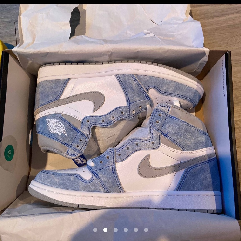 Air Jordan 1 Retro High OG 'Hyper Royal'